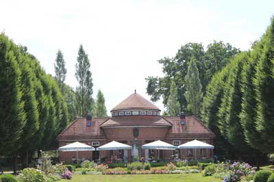 Die Trinkhalle gehört zu den historischen Gebäuden des Stadtparks.